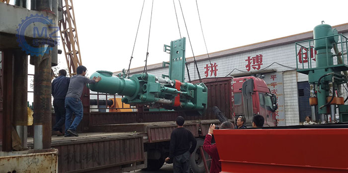 400噸全自動(dòng)翻板鉤魚(yú)餌壓塊機(jī)發(fā)貨現(xiàn)場(chǎng)